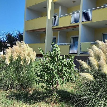 Apartment Sara - Cres Bagian luar foto