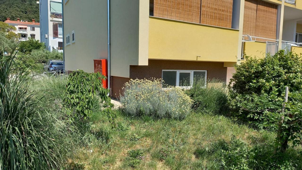 Apartment Sara - Cres Bagian luar foto