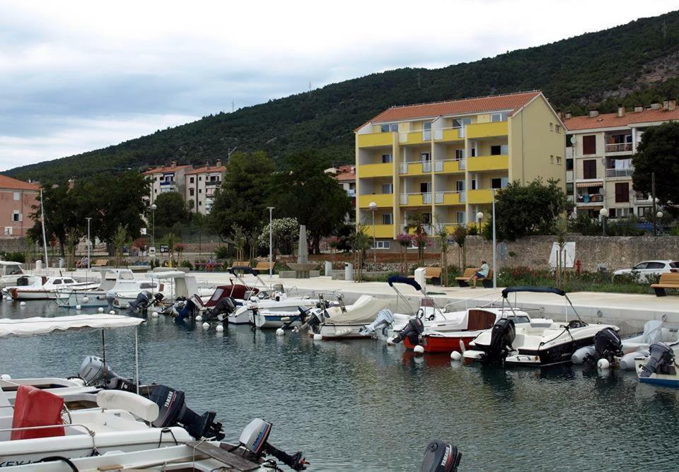 Apartment Sara - Cres Bagian luar foto