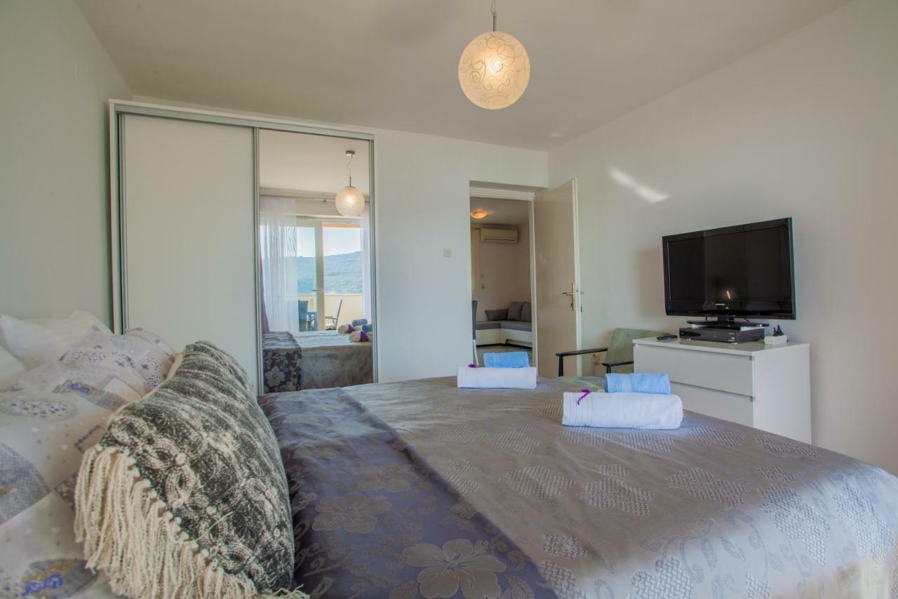 Apartment Sara - Cres Bagian luar foto
