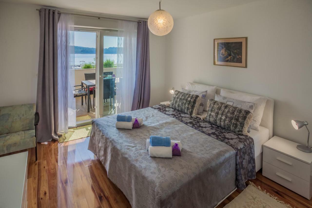 Apartment Sara - Cres Bagian luar foto