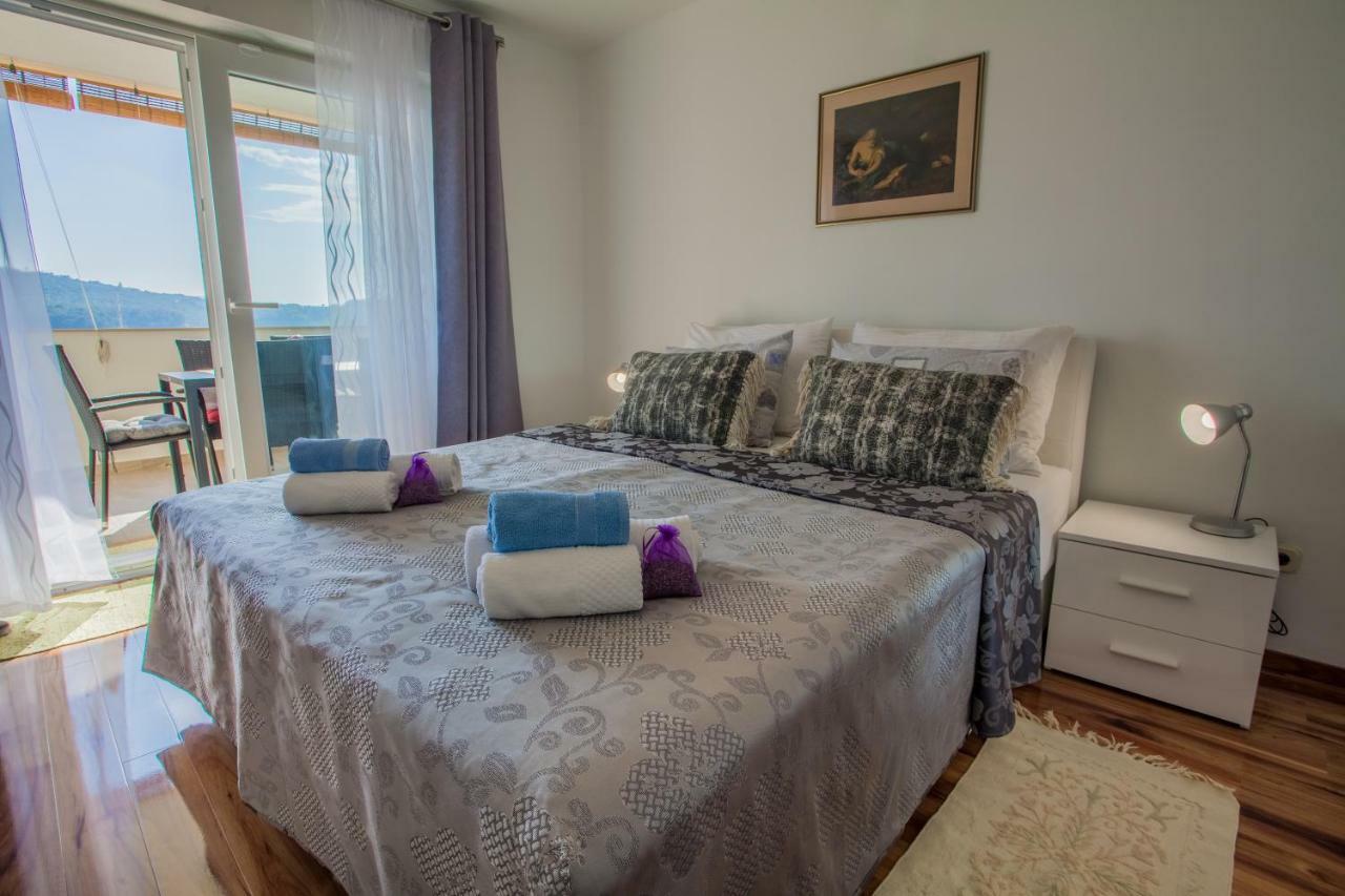 Apartment Sara - Cres Bagian luar foto