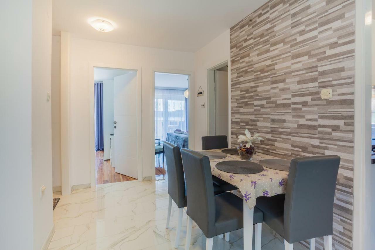 Apartment Sara - Cres Bagian luar foto