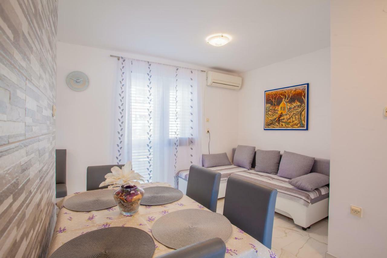 Apartment Sara - Cres Bagian luar foto